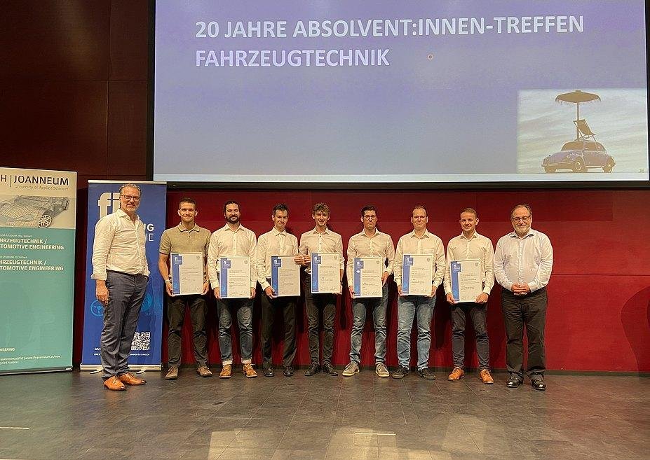v.l.n.r.: DI Dr. Kurt Steiner, Simon Elias Klebel BSc, Dipl.-Ing. Luca Paul Schmidhuber BSc, David Url BSc, Jakob Schmutz BSc, Dipl.-Ing. Martin Ulrich Duller BSc, Dipl.-Ing. Lukas Pernersdorfer BSc, Christian Matthias Temmel BSc, Mag. Andreas Gaggl MSc
